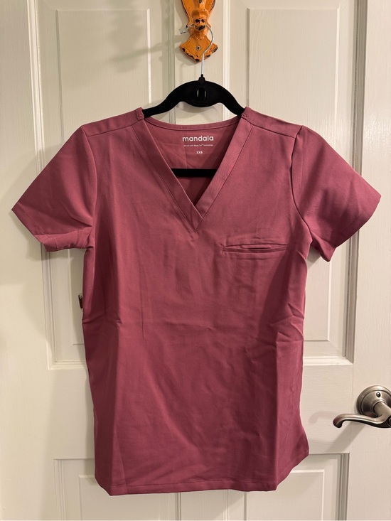 Mandala Tops - Mandala Women's V-Neck Scrub Top in Mauve
